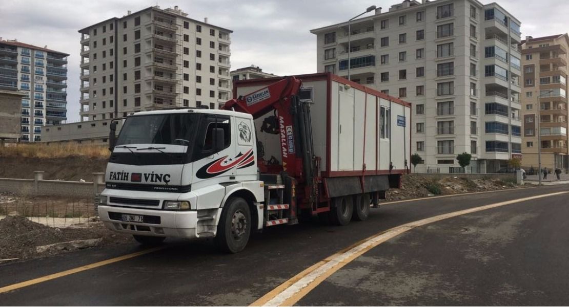 konteyner nakliyatı için  kiralık vinç